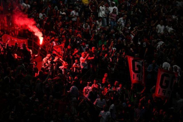 Milan-protesta-Cardinale-860x573