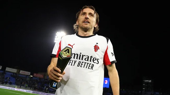 Tuttosport: Модрич готов остаться в «Милане» ещё на сезон